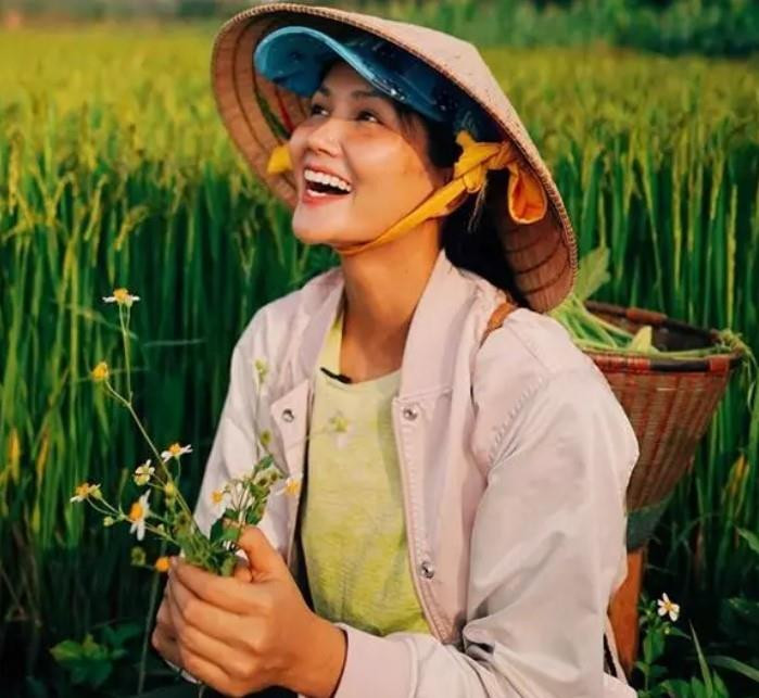 Những hoa hậu xuất thân nghèo khó và nỗ lực khiến mọi người nể phục - 6