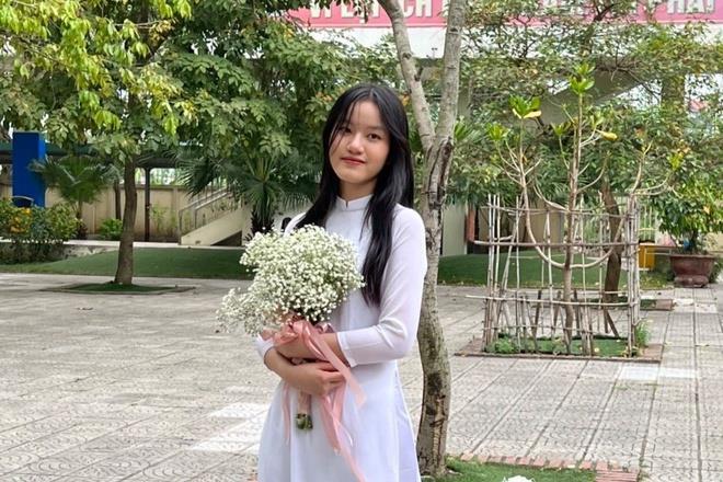 Nữ sinh trúng tuyển ba trường chuyên ở Hà Nội - 1