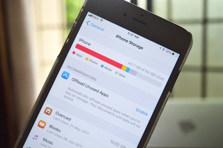 iPhone đang rẻ, mua máy có bộ nhớ bao nhiêu là phù hợp? - 1