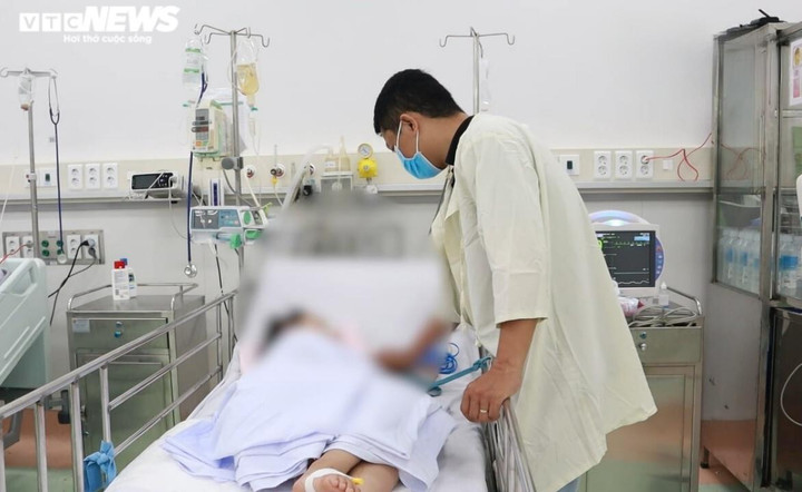 Nhiều phụ huynh ở TP.HCM chủ quan khiến trẻ bị sốt xuất huyết nặng, suy đa tạng - 3