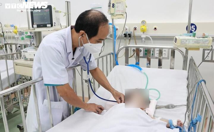 Nhiều phụ huynh ở TP.HCM chủ quan khiến trẻ bị sốt xuất huyết nặng, suy đa tạng - 4