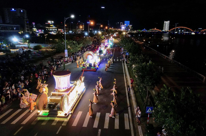 Carnival đường phố Sun Fest thắp sáng Đà Nẵng đêm cuối tuần - 1