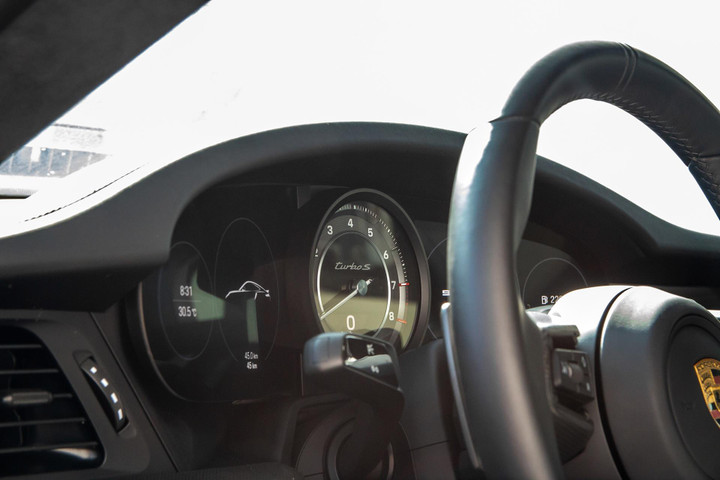 Cận cảnh Porsche 911 Turbo S thế hệ mới với màu sơn độc tại TP.HCM - 10