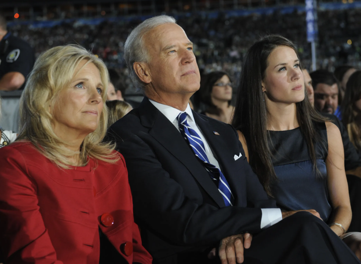 Nga đưa gia đình Tổng thống Biden vào danh sách trừng phạt - 1