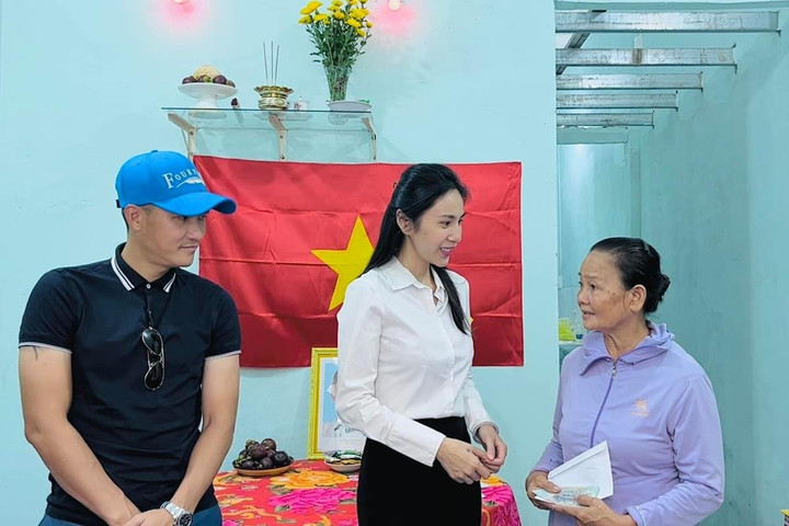 Thủy Tiên, Công Vinh trao nhà tình thương cho hộ nghèo tại Bến Tre - 3