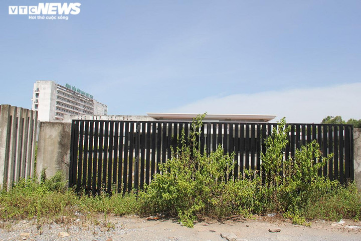 Khánh thành rồi đóng cửa, khuôn viên BV Việt Đức Hà Nam thành nơi nuôi vịt - 5