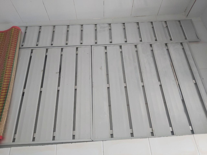 Sự thật về tấm ảnh 'Trung tâm CTXH Vĩnh Long để cụ bà ngủ giường gắn bồn cầu' - 3