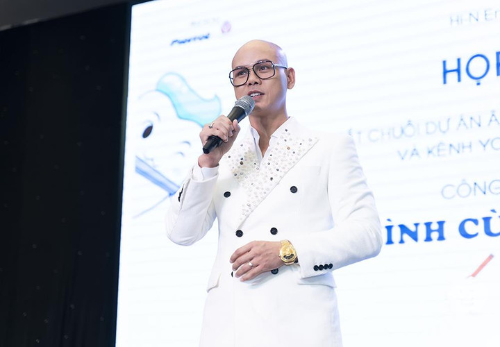 Phan Đinh Tùng: 'Tôi chuyển hướng hát bolero là vì... bố vợ' - 1