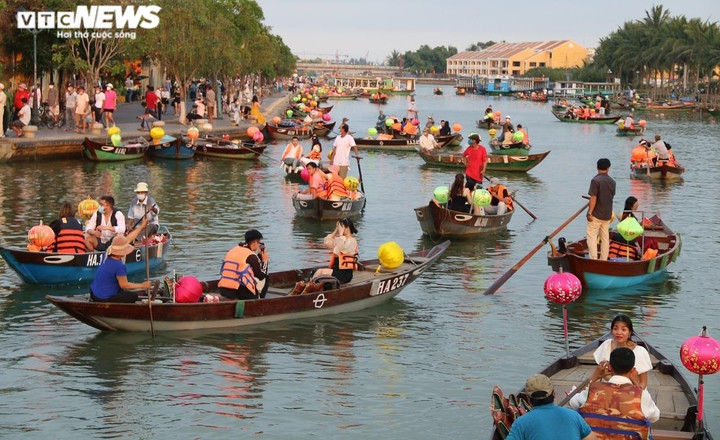 Hội An chấn chỉnh loạn giá dịch vụ ghe bơi - 1