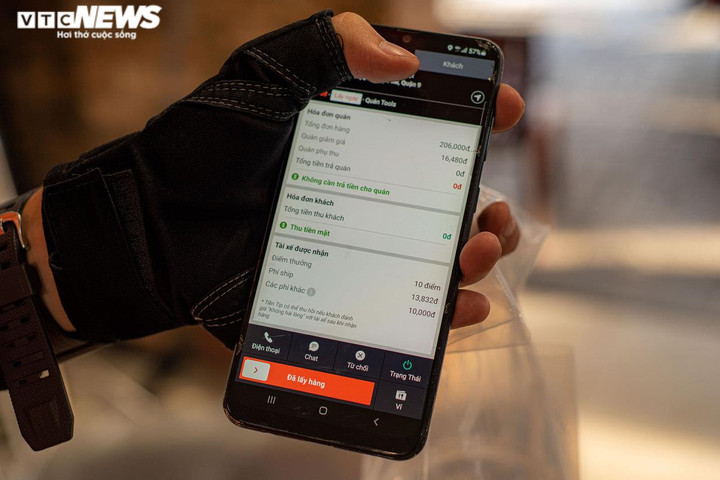 Phí ship tăng cao ngất, chủ quán, khách hàng, shipper ở TP.HCM cùng 'méo mặt' - 2