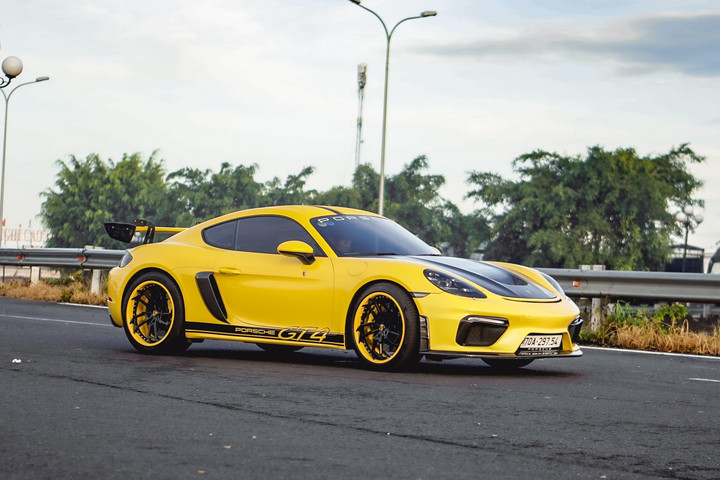 Lamborghini Aventador SV ảnh 7 Lamborghini Aventador SV cùng loạt xe thể thao xuất hiện tại Nha Trang - 7