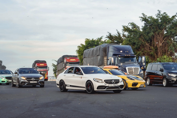 Lamborghini Aventador SV ảnh 12 Lamborghini Aventador SV cùng loạt xe thể thao xuất hiện tại Nha Trang - 12