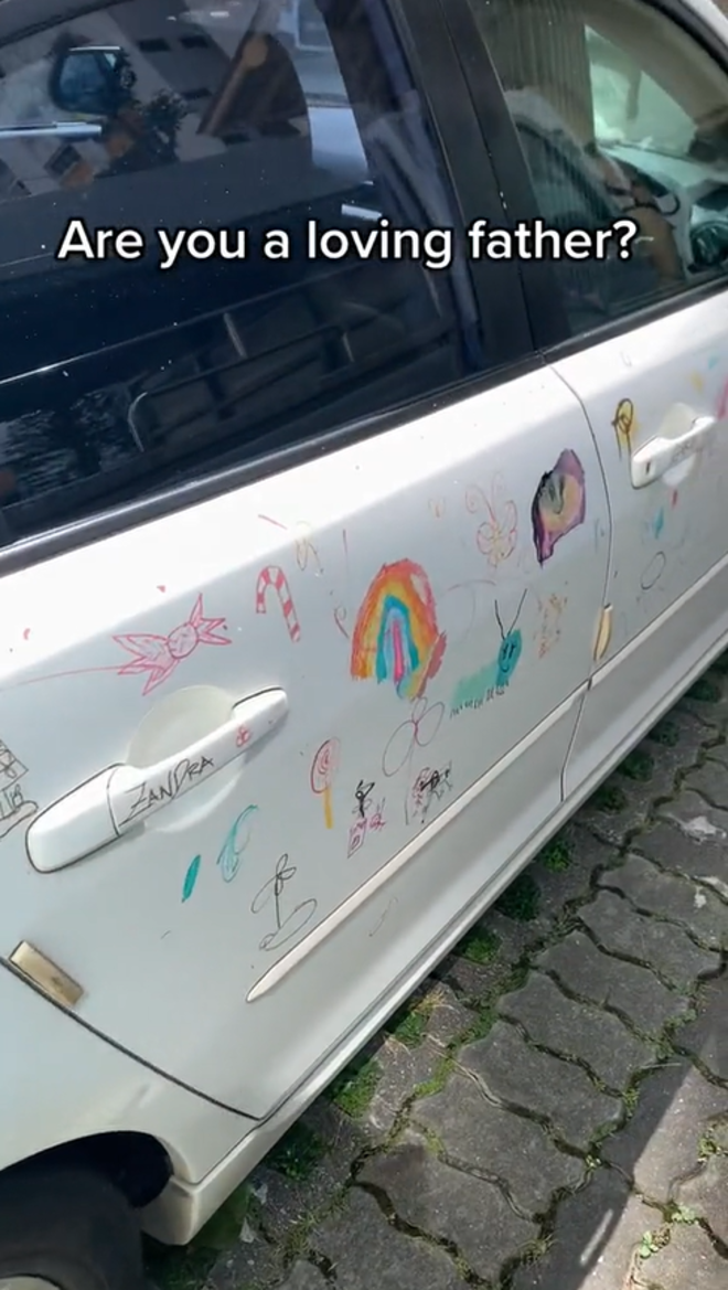 Xế hộp bị vẽ nguệch ngoạc kín xe và lý do đằng sau khiến dân mạng ‘tan chảy’ - 3