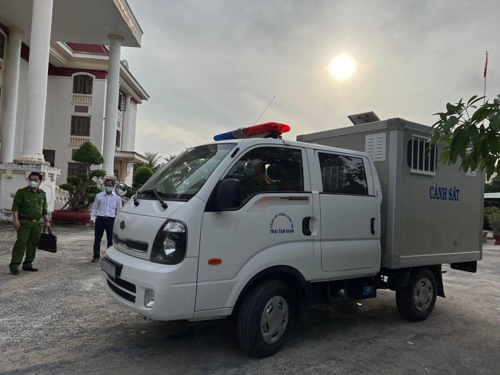 Xét xử 'thầy ông nội' Lê Tùng Vân và đồng phạm ở 'Tịnh thất Bồng Lai' - 3