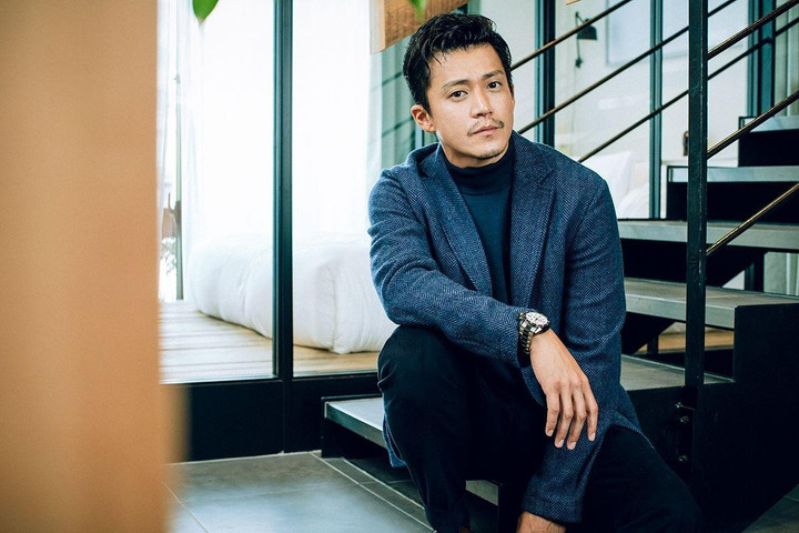 Tài tử Nhật Bản sụp đổ vì lộ ảnh thác loạn bên vũ nữ - 2