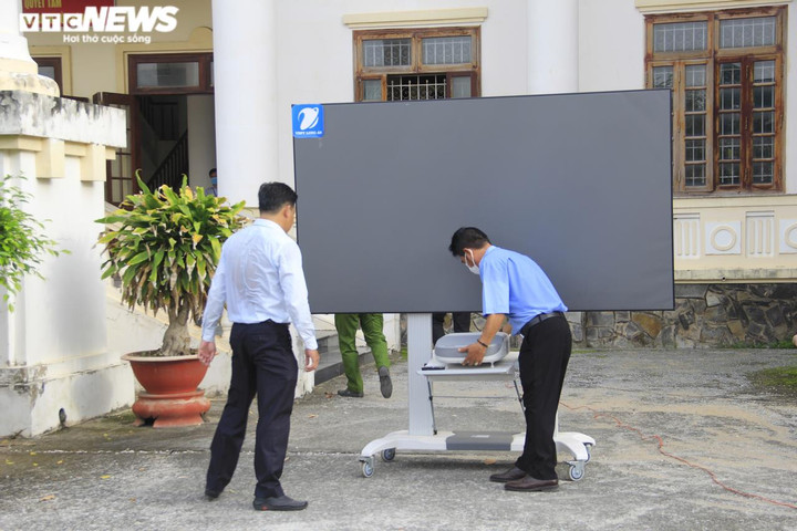 Ảnh: Cận cảnh phiên tòa xét xử 'thầy ông nội' Lê Tùng Vân và đồng phạm - 6