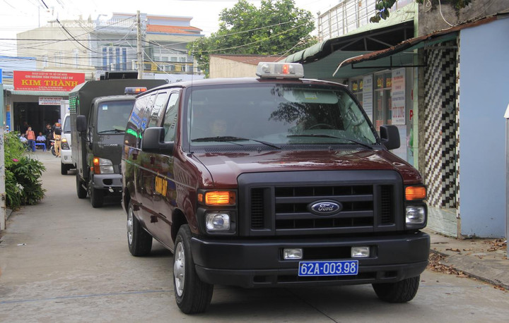 Ảnh: Cận cảnh phiên tòa xét xử 'thầy ông nội' Lê Tùng Vân và đồng phạm - 1