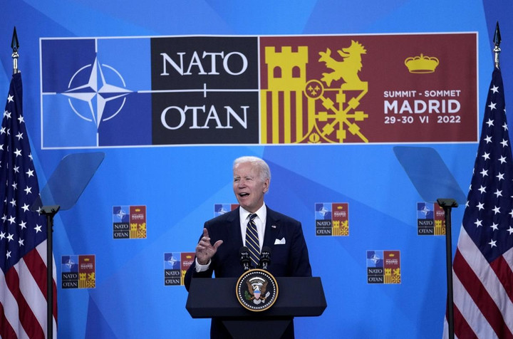 Tổng thống Biden thông báo gói hỗ trợ 800 triệu USD cho Ukraine - 1