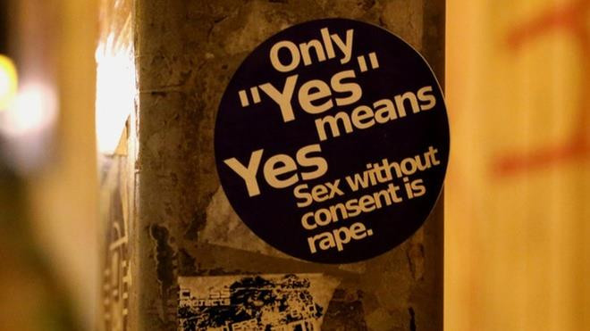 Tây Ban Nha siết chặt luật về tội hiếp dâm sau vụ 'bầy sói ở Manresa' - 1