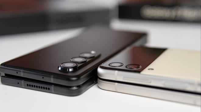 Samsung có thể đưa công nghệ màn hình gập xuống dòng smartphone tầm trung - 1