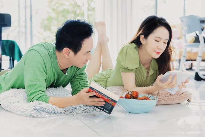 Những cặp sao Việt có cuộc sống hôn nhân thập kỷ, vượt sóng gió bên nhau - 5