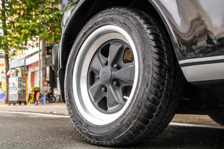 Cận cảnh Porsche 930 Carrera độc nhất Việt Nam - 8