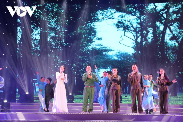 TP.HCM kỷ niệm 46 năm ngày chính thức được mang tên Chủ tịch Hồ Chí Minh - 1