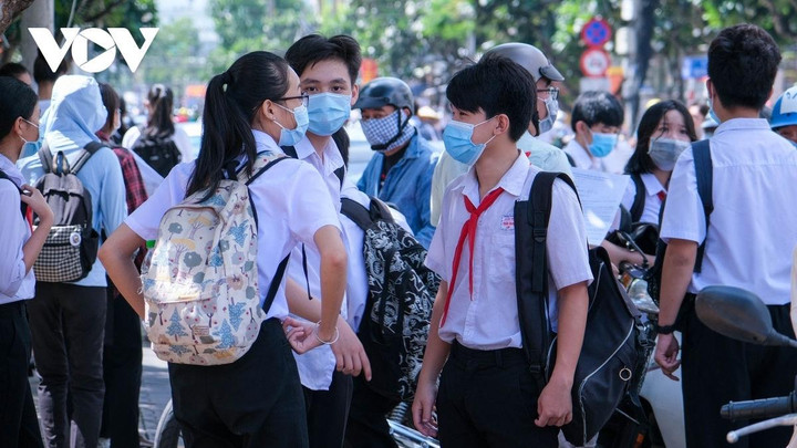 Hà Nội tuyển sinh đầu cấp trực tuyến: Nhanh gọn, thuận lợi - 1