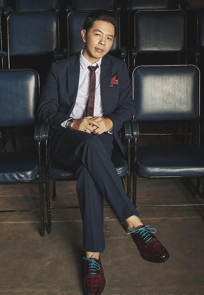 Hôn nhân kín tiếng của 'ông hoàng phòng vé' Thái Hòa với vợ kém 11 tuổi