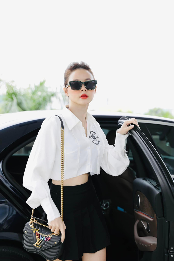 Midu độc thân giàu có, 'dành cả thanh xuân để rao bán nhà' - 5