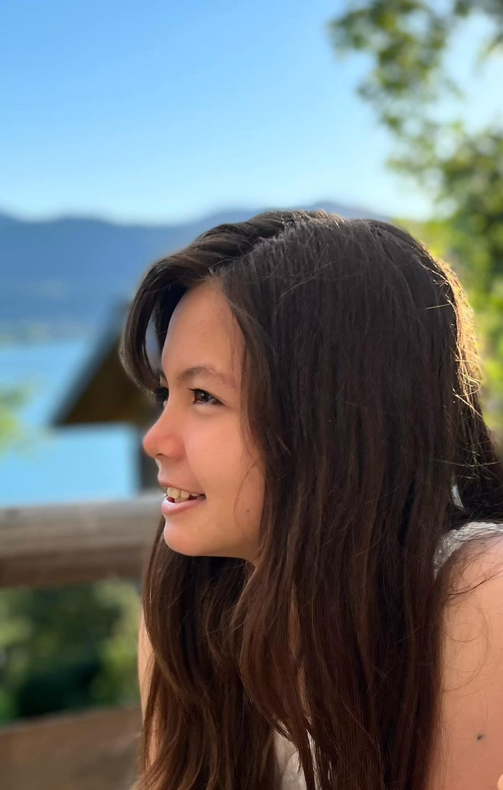 Diva Hồng Nhung khoe hai con gái thường 'thách thức' mẹ bằng 3 thứ tiếng - 2