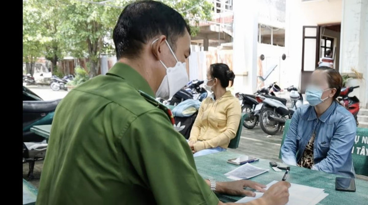 'Bẫy việc nhẹ lương cao' và những cuộc điện thoại kêu cứu từ bên kia biên giới - 2
