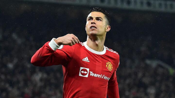 Man Utd quá yếu mới phải quyết tâm giữ chân Ronaldo - 3