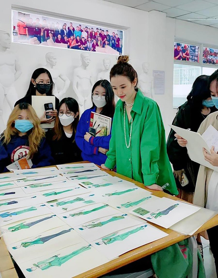 Midu độc thân giàu có, 'dành cả thanh xuân để rao bán nhà' - 2