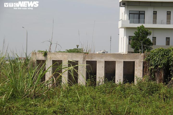 Cảnh hoang tàn, ngổn ngang trong dự án Bệnh viện Bạch Mai Hà Nam nghìn tỷ - 9