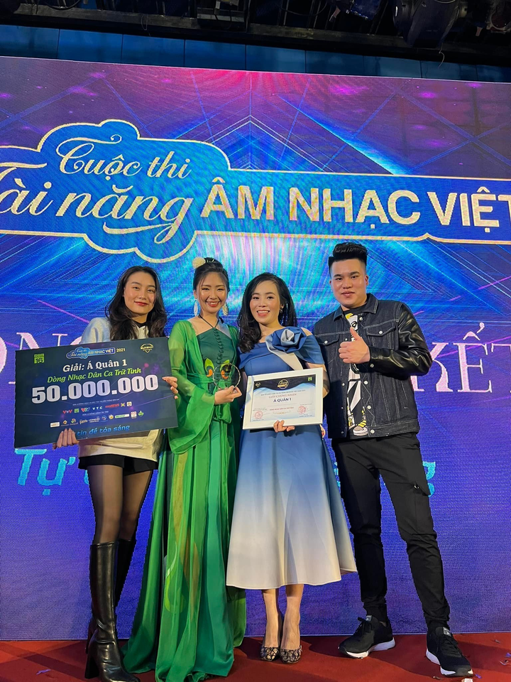 Á quân 1 Tài năng âm nhạc Việt 2021 giành giải Nhất tại Sao Mai Quảng Ninh 2022 - 1