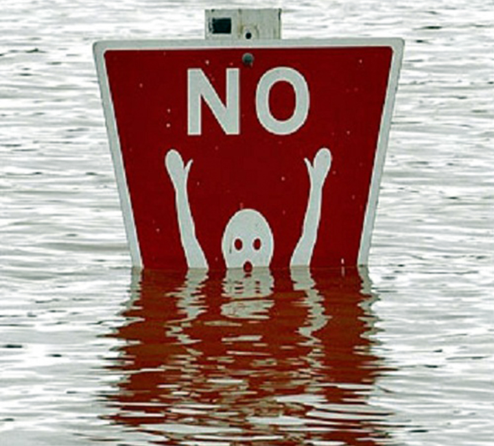 Hú hồn với những biển cảnh báo nhìn vào cứ ngỡ lạc đến hành tinh khác - 7