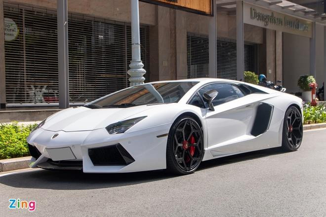 Lamborghini Aventador chính hãng đầu tiên tại Việt Nam tái xuất - 1
