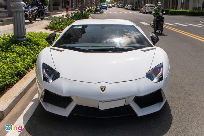 Lamborghini Aventador chính hãng đầu tiên tại Việt Nam tái xuất - 2