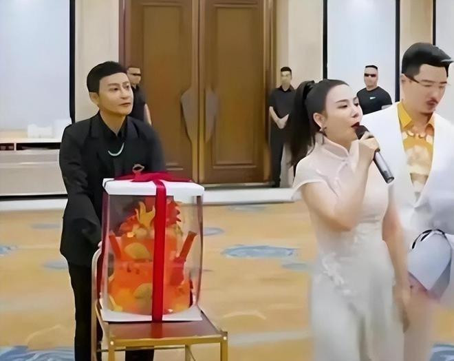 Trần Chí Bằng sự nghiệp tuột dốc ảnh 1 Diễn viên Chí Bằng 'Hoàn Châu cách cách' rơi vào cảnh khốn cùng - 1