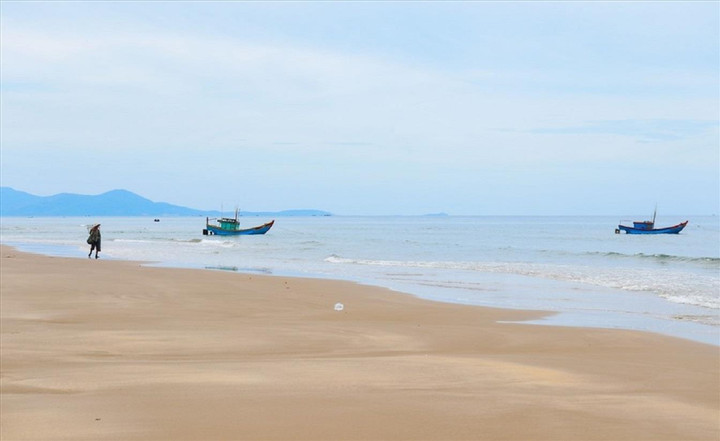 Một phụ nữ không biết bơi, trôi lênh đênh trên biển 8 tiếng được cứu sống - 2