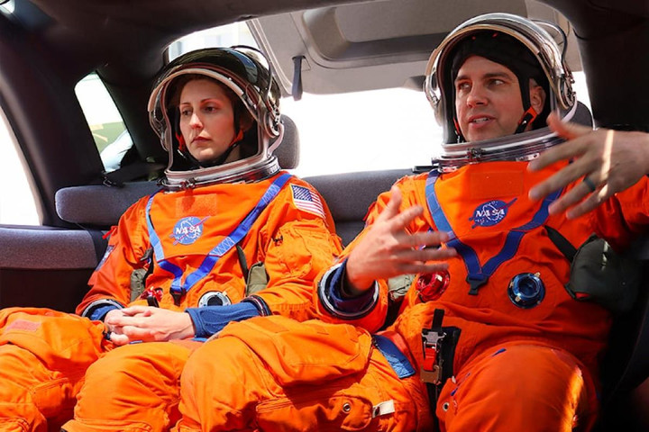 Khám phá mẫu ô tô điện được sử dụng để đưa đón các phi hành gia NASA - 3