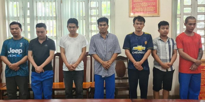 Vì sao hàng trăm người mắc bẫy 'việc nhẹ, lương cao' ở Campuchia? - 2