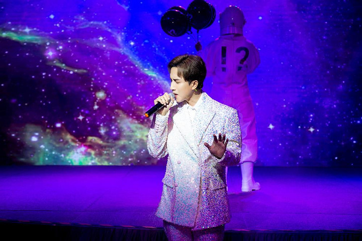 Học trò Hoàng Thuỳ Linh chi 10 tỷ đồng làm nhạc dù vẫn ở nhà thuê, đi xe máy - 4