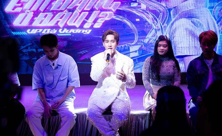 Học trò Hoàng Thuỳ Linh chi 10 tỷ đồng làm nhạc dù vẫn ở nhà thuê, đi xe máy - 3