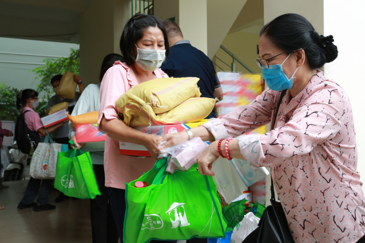 Bayer tiếp tục chung tay hỗ trợ cộng đồng khó khăn sau dịch - 3