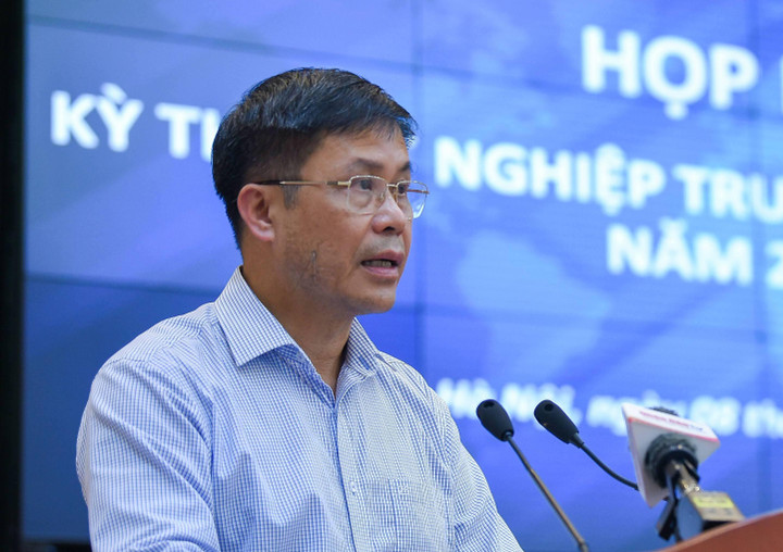 Bộ GD&ĐT: Không lộ đề Ngữ văn, điều tra nghi vấn lọt đề Toán - 1