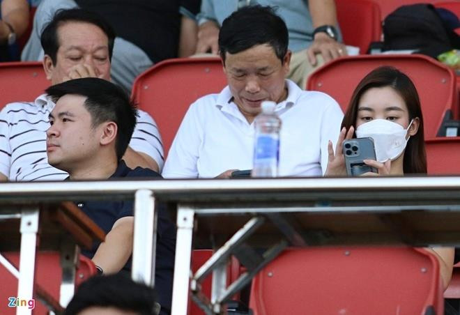 Hoa hậu Đỗ Mỹ Linh và cuộc tình với Chủ tịch CLB Hà Nội - 1