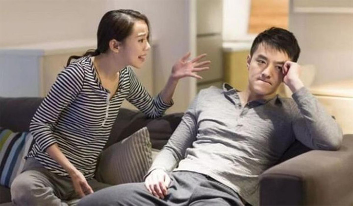 Giấu vợ đưa tiền mẹ giữ, sau 10 năm tôi cay đắng phát hiện mình trắng tay - 1