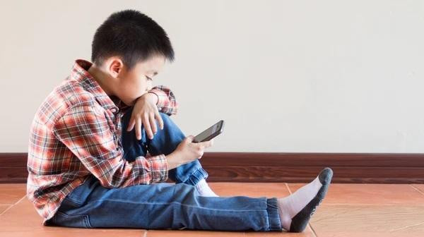 Nhật Bản phát triển ứng dụng ngăn trẻ gửi ảnh khỏa thân cho người lạ - 1